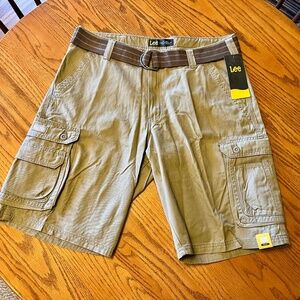 Lee Men’s Legendary Wyoming cargo shorts, waist size 36